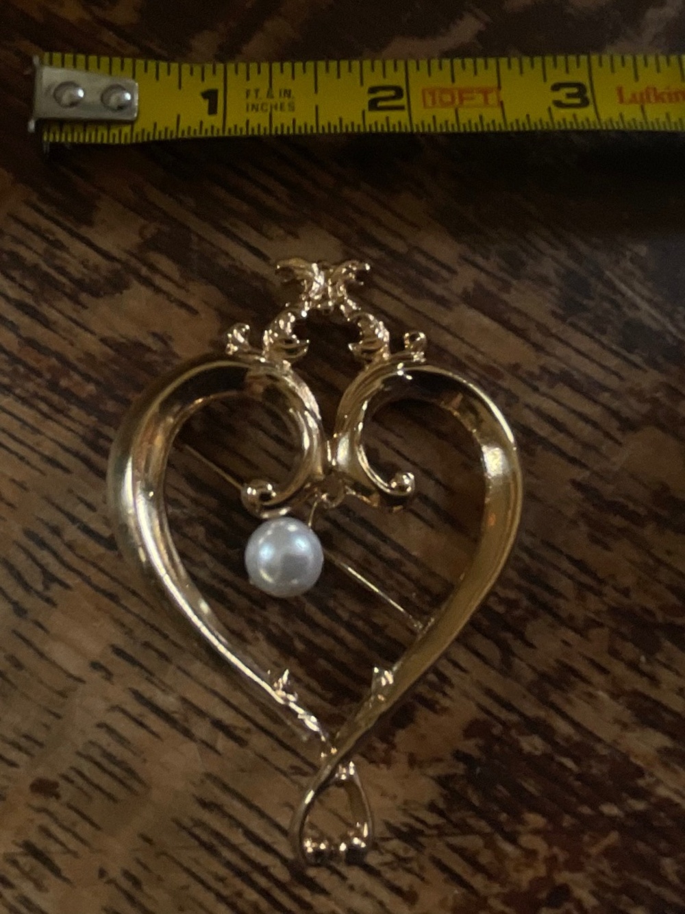 VINTAGE BROOCH , WITH PEARL  HEARST SHAPED , RETIRED